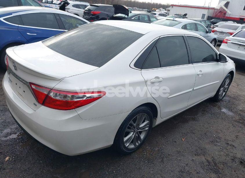 Photo 4 of 2015 Toyota Camry SE (VIN 4T1BF1FK3FU088531)