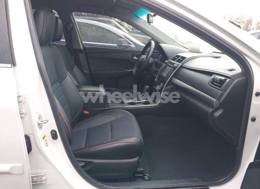 Photo 5 of 2015 Toyota Camry SE (VIN 4T1BF1FK3FU088531)