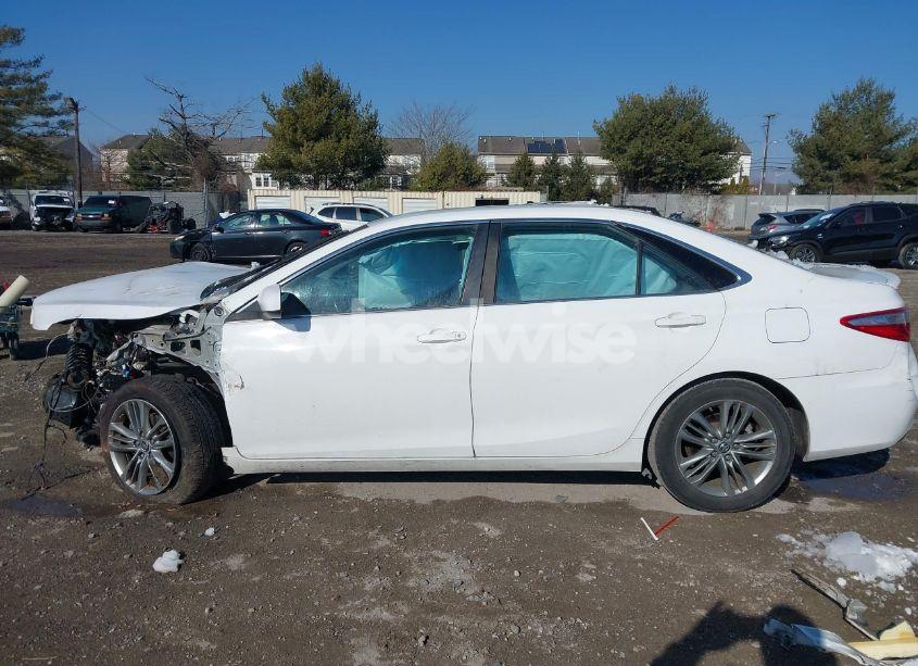 Photo 14 of 2015 Toyota Camry SE (VIN 4T1BF1FK3FU092904)