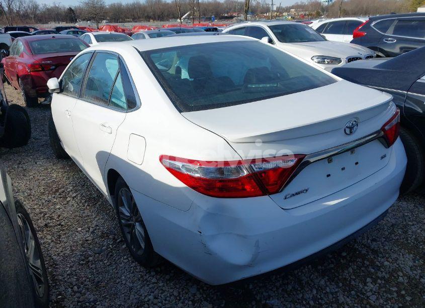 Photo 3 of 2015 Toyota Camry SE (VIN 4T1BF1FK3FU092904)