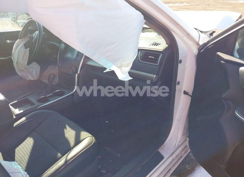 Photo 5 of 2015 Toyota Camry SE (VIN 4T1BF1FK3FU092904)