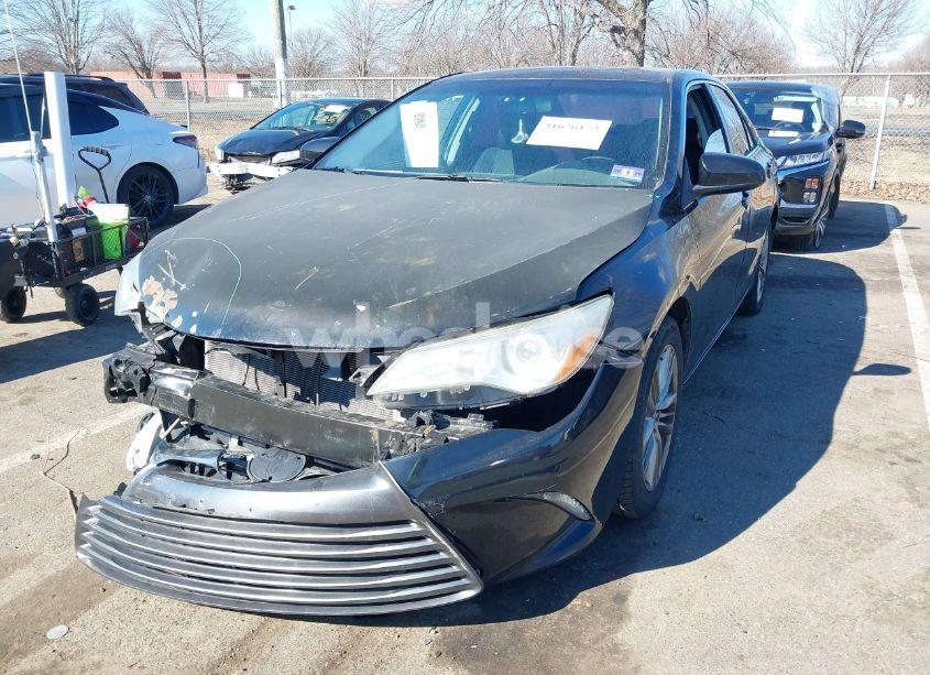 Photo 2 of 2015 Toyota Camry SE (VIN 4T1BF1FK3FU099786)