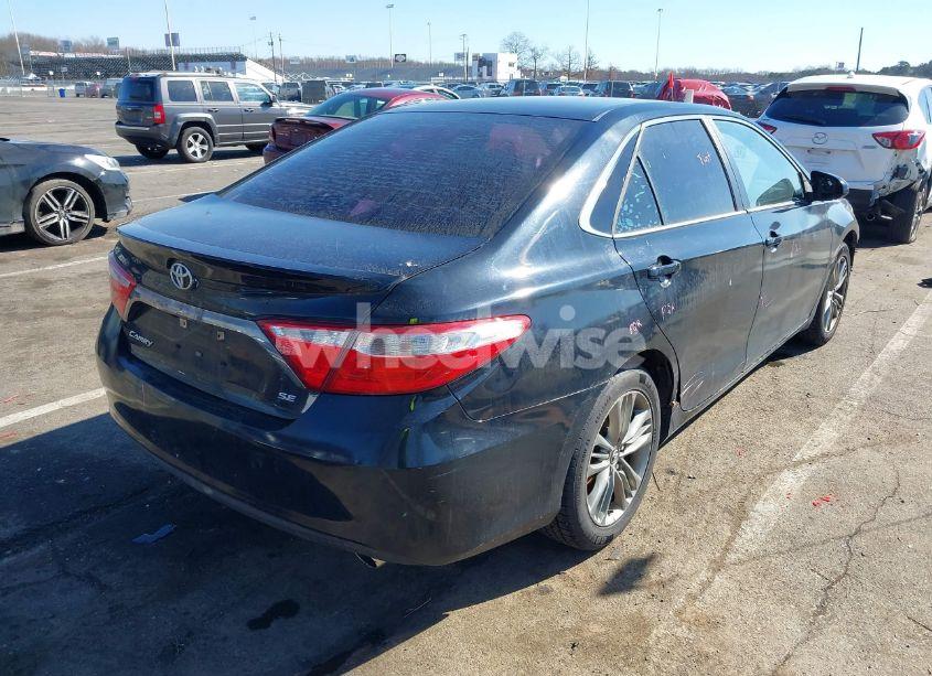Photo 4 of 2015 Toyota Camry SE (VIN 4T1BF1FK3FU099786)