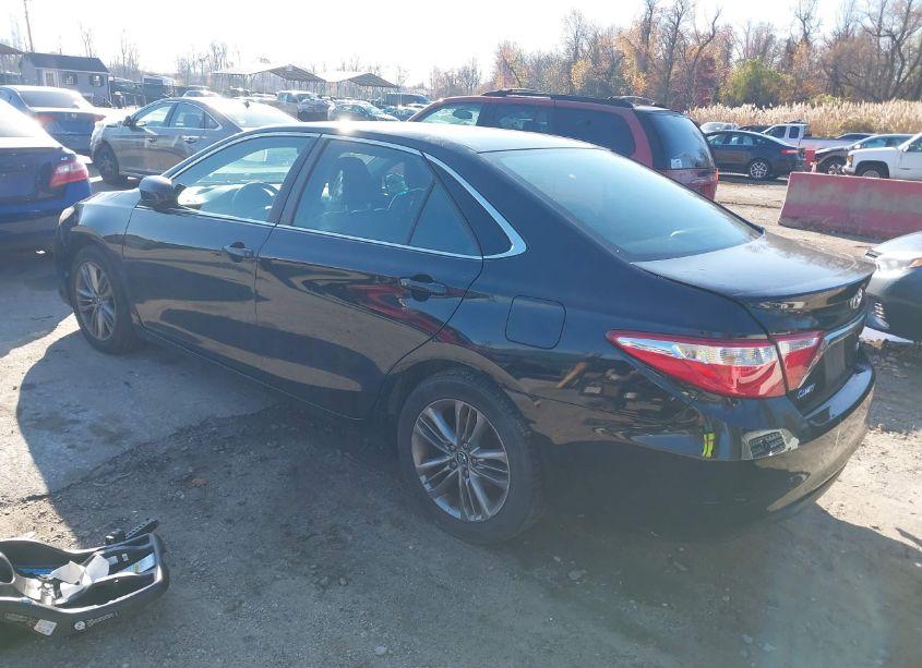 Photo 3 of 2015 Toyota Camry SE (VIN 4T1BF1FK3FU105778)
