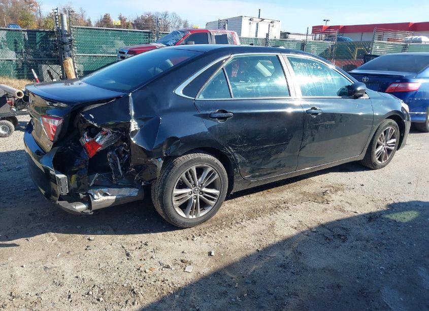 Photo 4 of 2015 Toyota Camry SE (VIN 4T1BF1FK3FU105778)