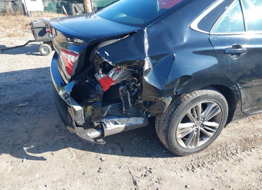 Photo 6 of 2015 Toyota Camry SE (VIN 4T1BF1FK3FU105778)