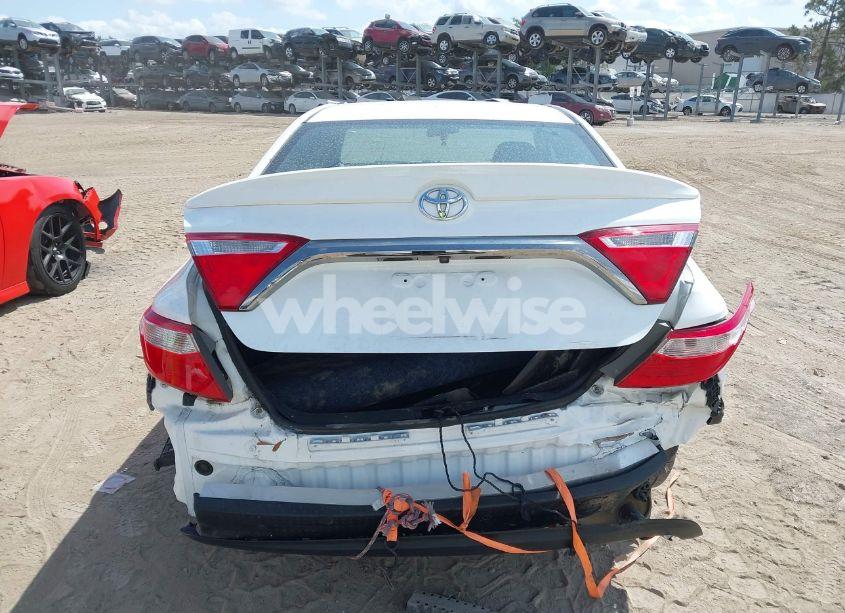Photo 6 of 2015 Toyota Camry SE (VIN 4T1BF1FK3FU115405)