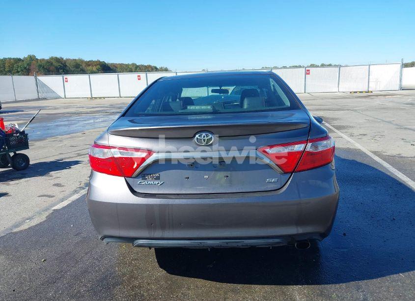 Photo 17 of 2015 Toyota Camry SE (VIN 4T1BF1FK3FU475886)