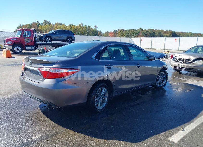 Photo 4 of 2015 Toyota Camry SE (VIN 4T1BF1FK3FU475886)