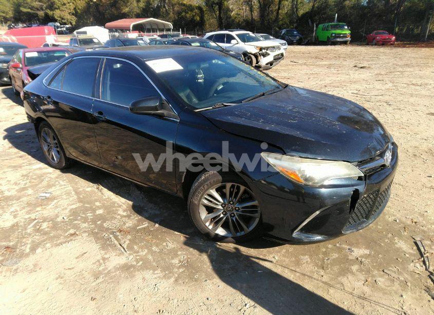 2015 Toyota Camry SE (VIN 4T1BF1FK3FU499878) main photo