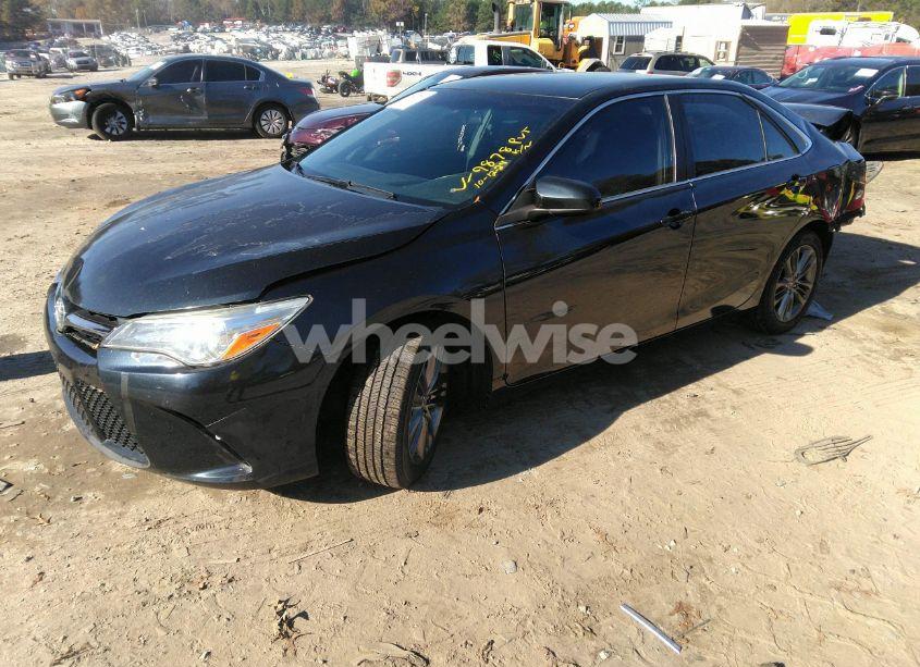 Photo 2 of 2015 Toyota Camry SE (VIN 4T1BF1FK3FU499878)