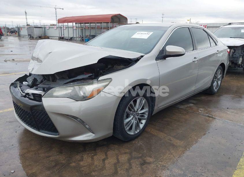 Photo 2 of 2015 Toyota Camry SE (VIN 4T1BF1FK3FU873311)