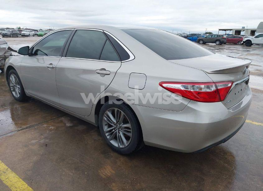 Photo 3 of 2015 Toyota Camry SE (VIN 4T1BF1FK3FU873311)