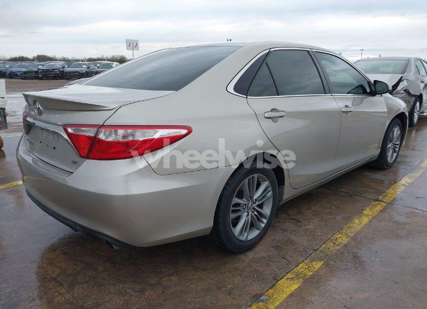 Photo 4 of 2015 Toyota Camry SE (VIN 4T1BF1FK3FU873311)