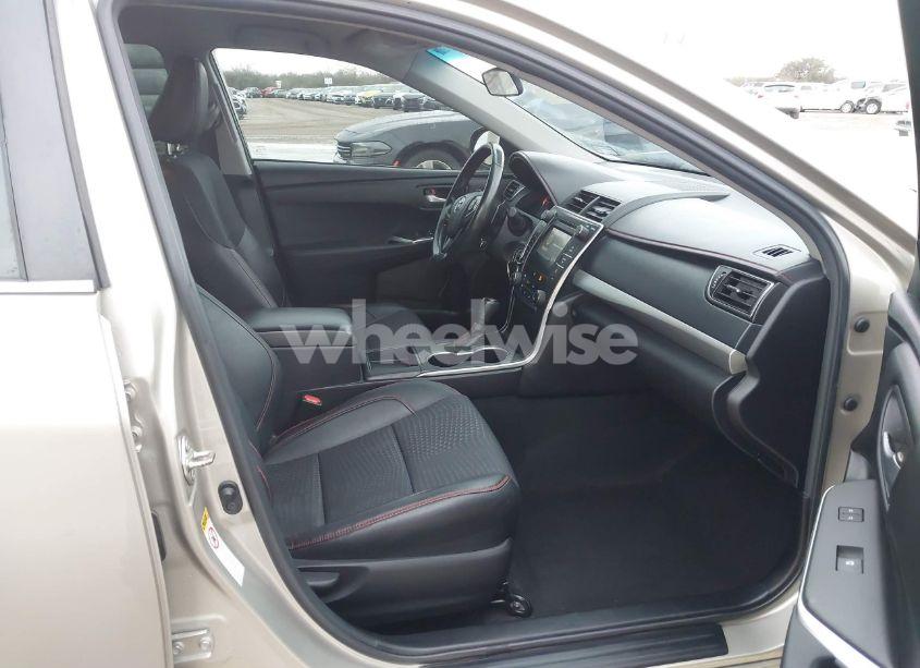 Photo 5 of 2015 Toyota Camry SE (VIN 4T1BF1FK3FU873311)