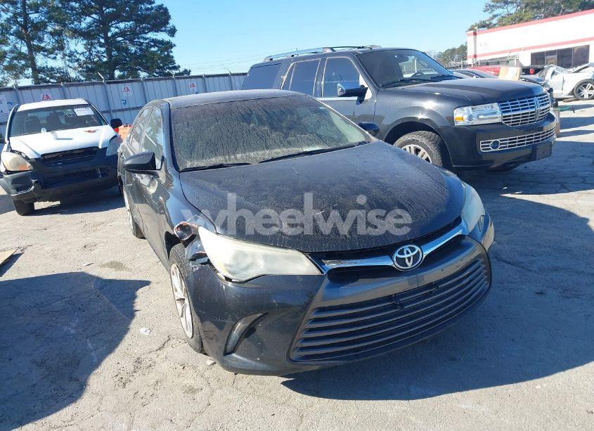 2015 Toyota Camry LE (VIN 4T1BF1FK3FU888097) main photo