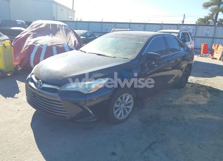 Photo 2 of 2015 Toyota Camry LE (VIN 4T1BF1FK3FU888097)