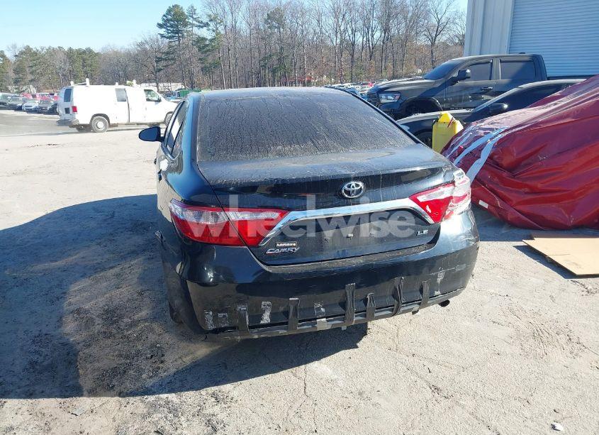 Photo 3 of 2015 Toyota Camry LE (VIN 4T1BF1FK3FU888097)