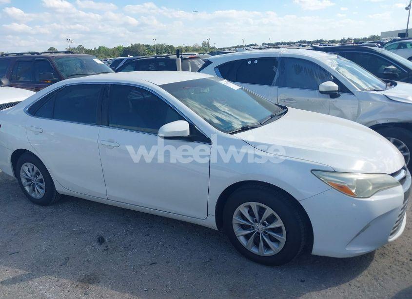 Photo 13 of 2015 Toyota Camry LE (VIN 4T1BF1FK3FU904069)