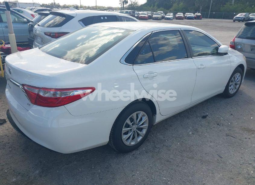 Photo 4 of 2015 Toyota Camry LE (VIN 4T1BF1FK3FU904069)