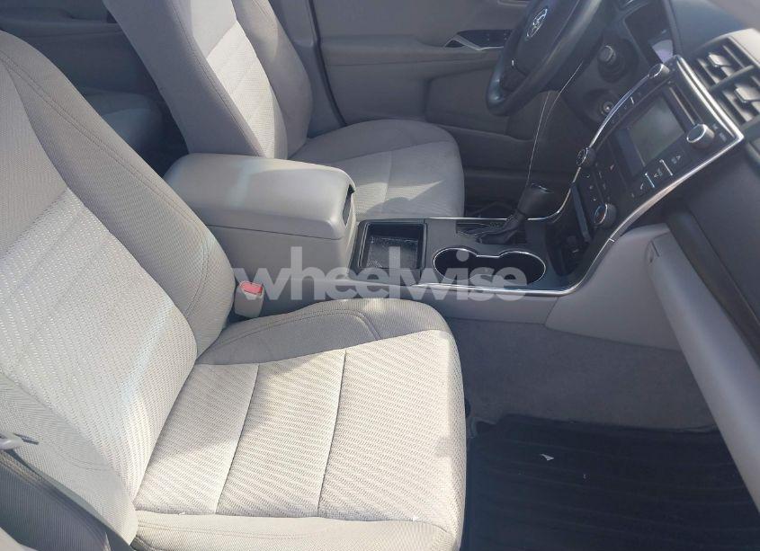 Photo 5 of 2015 Toyota Camry LE (VIN 4T1BF1FK3FU904069)