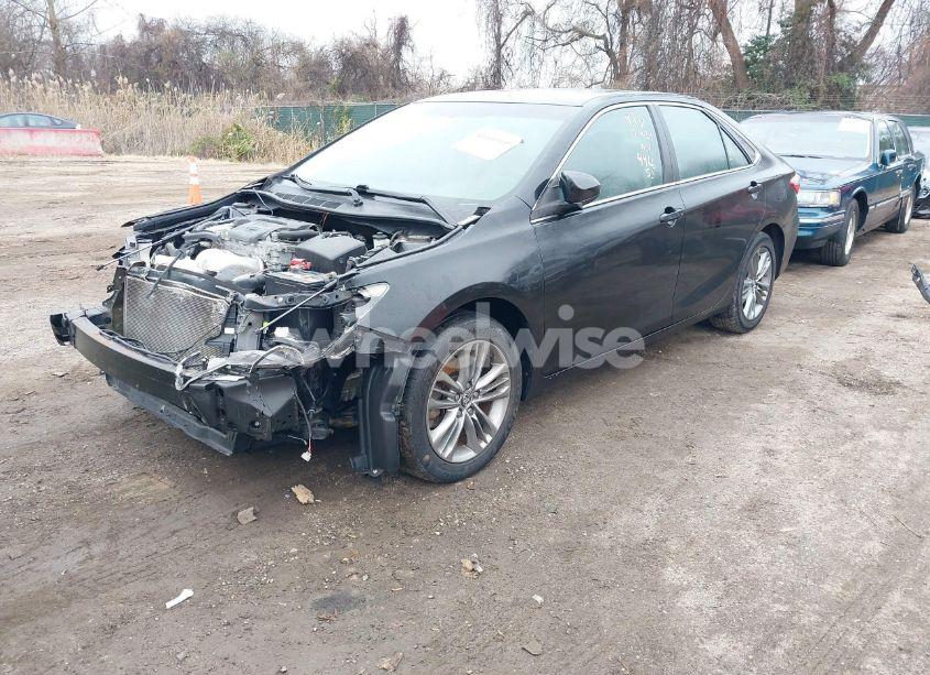 Photo 2 of 2015 Toyota Camry SE (VIN 4T1BF1FK3FU924466)