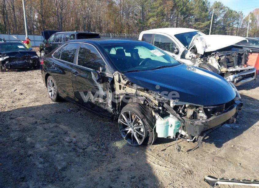 2015 Toyota Camry XSE (VIN 4T1BF1FK3FU928971) main photo