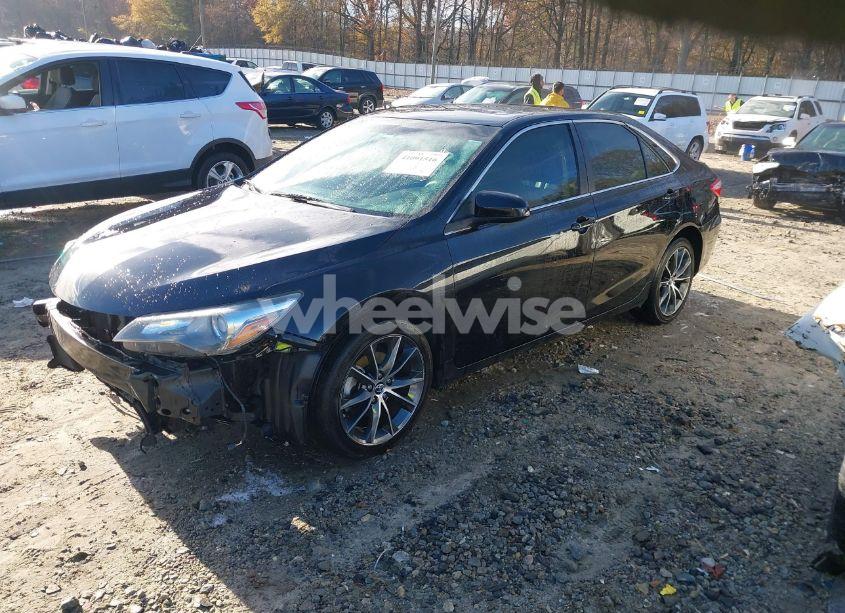 Photo 2 of 2015 Toyota Camry XSE (VIN 4T1BF1FK3FU928971)