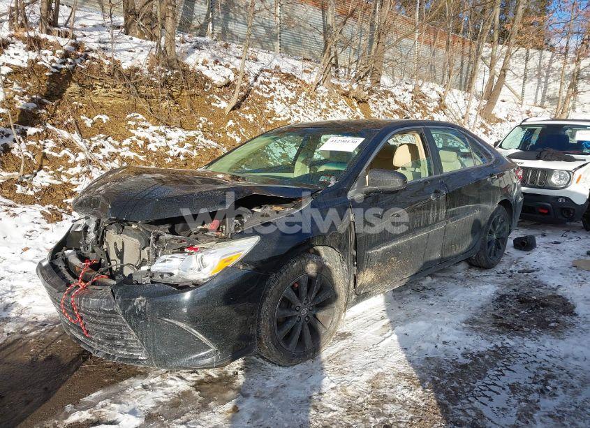 Photo 2 of 2015 Toyota Camry XLE (VIN 4T1BF1FK3FU929831)
