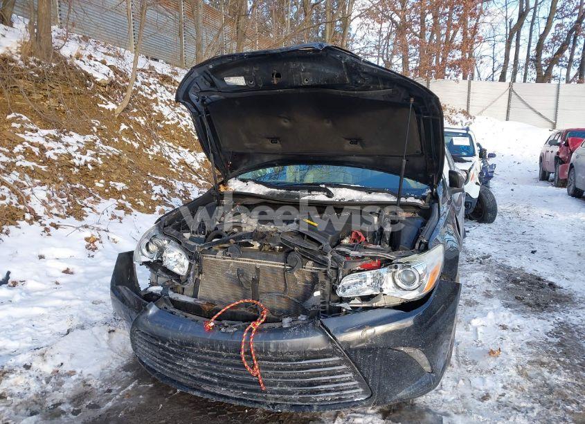 Photo 6 of 2015 Toyota Camry XLE (VIN 4T1BF1FK3FU929831)