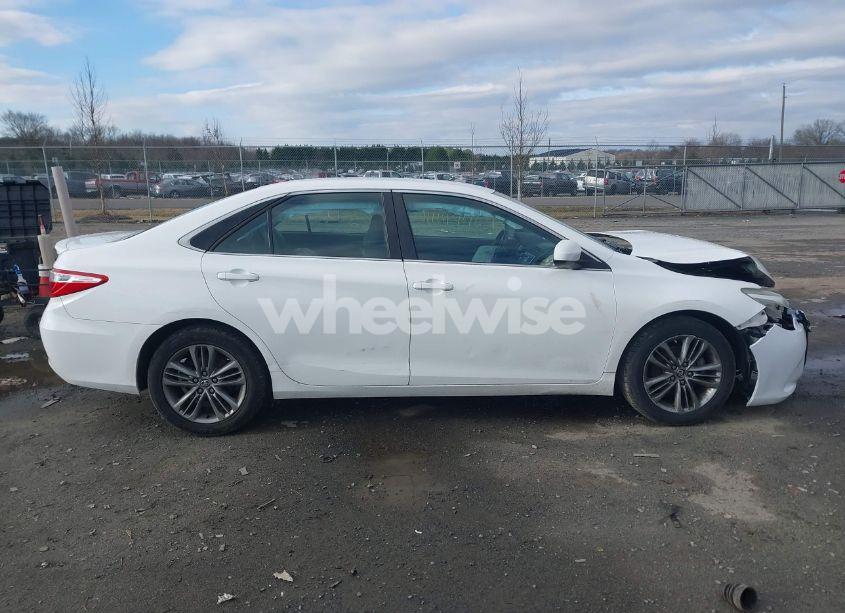 Photo 13 of 2015 Toyota Camry SE (VIN 4T1BF1FK3FU947889)