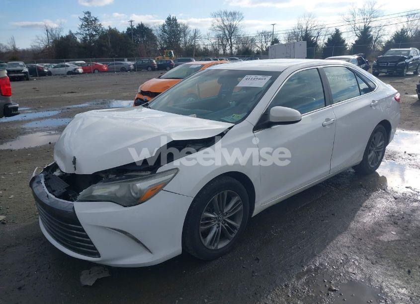Photo 2 of 2015 Toyota Camry SE (VIN 4T1BF1FK3FU947889)