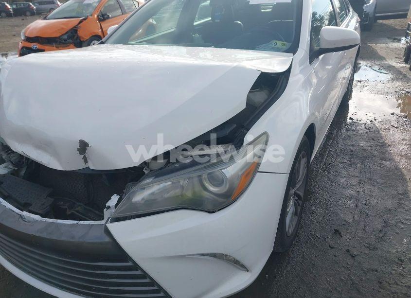 Photo 6 of 2015 Toyota Camry SE (VIN 4T1BF1FK3FU947889)