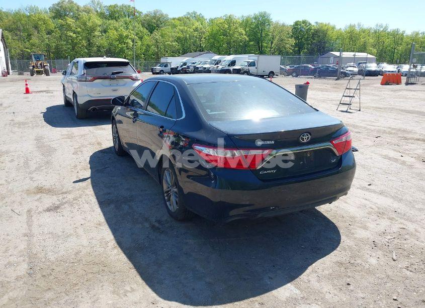 Photo 3 of 2015 Toyota Camry SE (VIN 4T1BF1FK3FU967043)