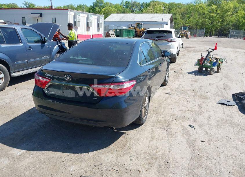 Photo 4 of 2015 Toyota Camry SE (VIN 4T1BF1FK3FU967043)