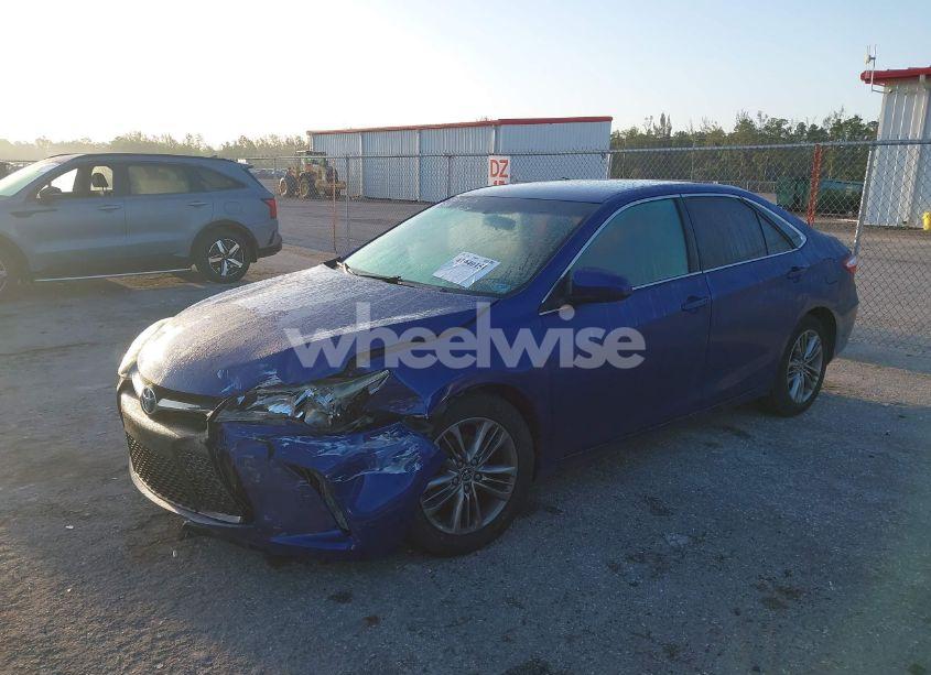 Photo 2 of 2015 Toyota Camry SE (VIN 4T1BF1FK3FU968161)