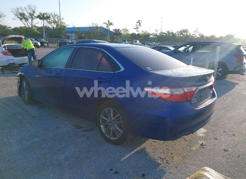 Photo 3 of 2015 Toyota Camry SE (VIN 4T1BF1FK3FU968161)