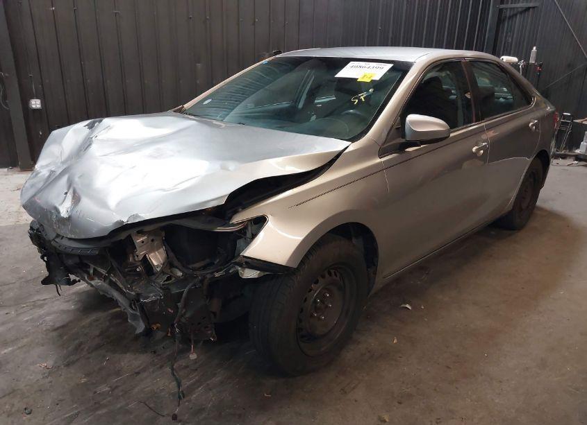 Photo 2 of 2015 Toyota Camry LE (VIN 4T1BF1FK3FU992833)