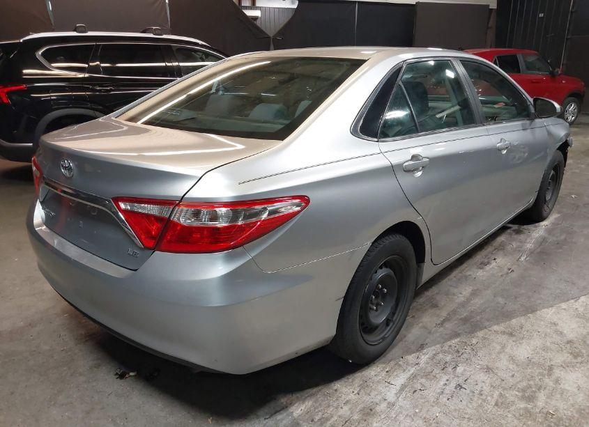 Photo 4 of 2015 Toyota Camry LE (VIN 4T1BF1FK3FU992833)