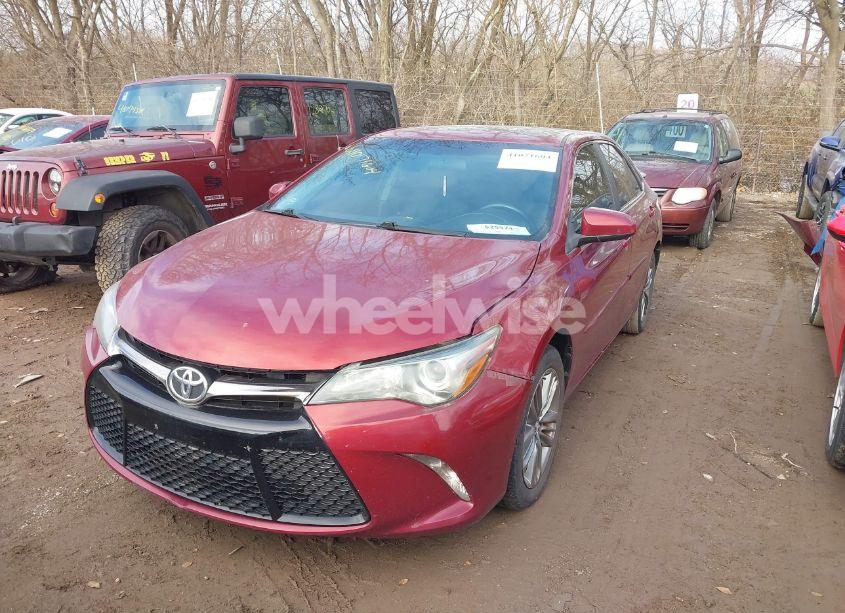Photo 2 of 2015 Toyota Camry SE (VIN 4T1BF1FK3FU994212)