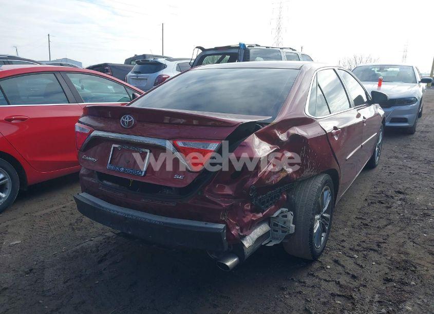 Photo 4 of 2015 Toyota Camry SE (VIN 4T1BF1FK3FU994212)