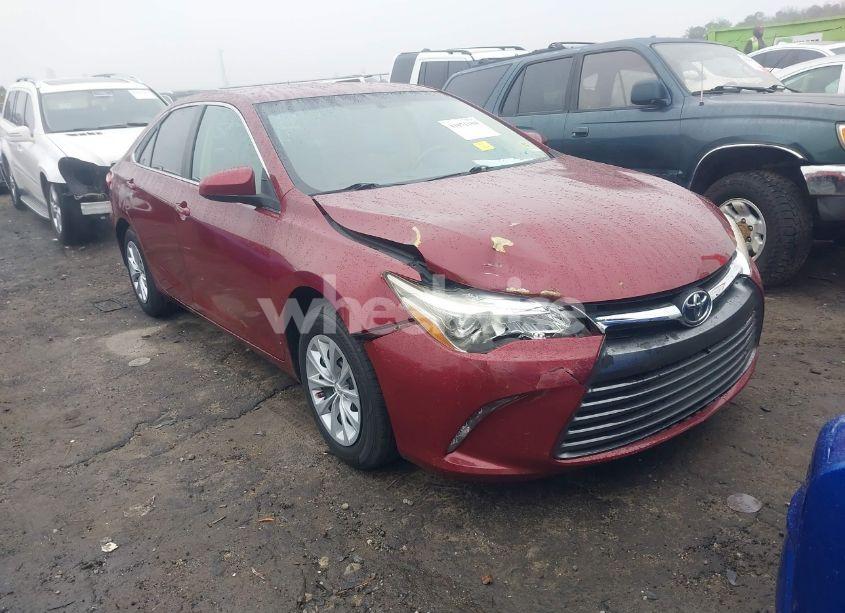 2015 Toyota Camry LE (VIN 4T1BF1FK3FU997188) main photo