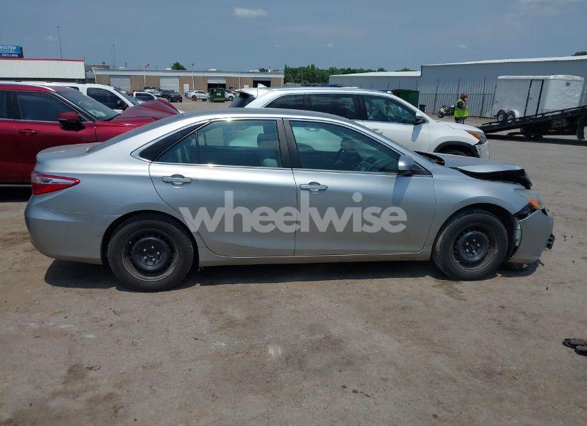 Photo 13 of 2016 Toyota Camry LE (VIN 4T1BF1FK3GU135459)