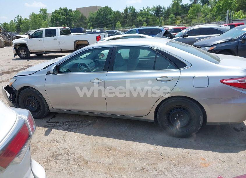 Photo 14 of 2016 Toyota Camry LE (VIN 4T1BF1FK3GU135459)