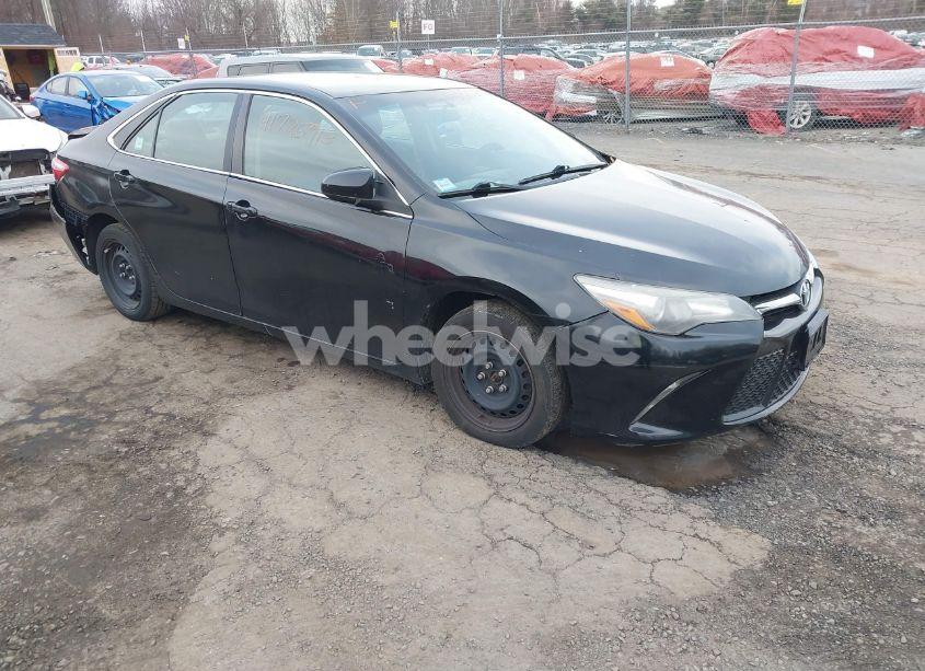 2016 Toyota Camry SE (VIN 4T1BF1FK3GU140032) main photo