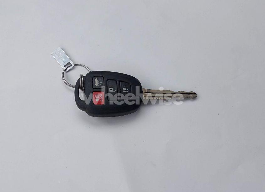 Photo 11 of 2016 Toyota Camry SE (VIN 4T1BF1FK3GU140032)