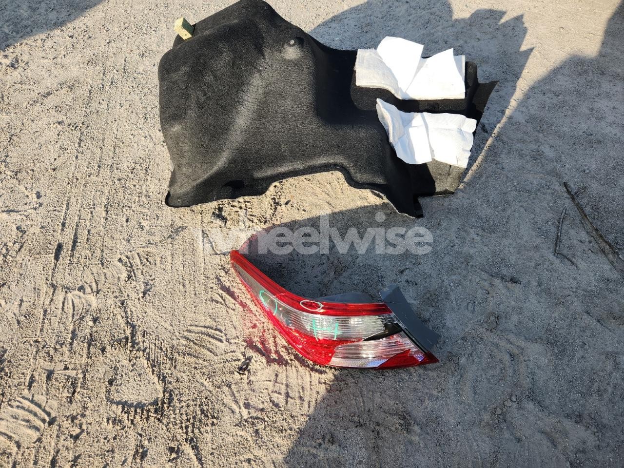 Photo 12 of 2016 TOYOTA CAMRY LE (VIN 4T1BF1FK3GU143402)