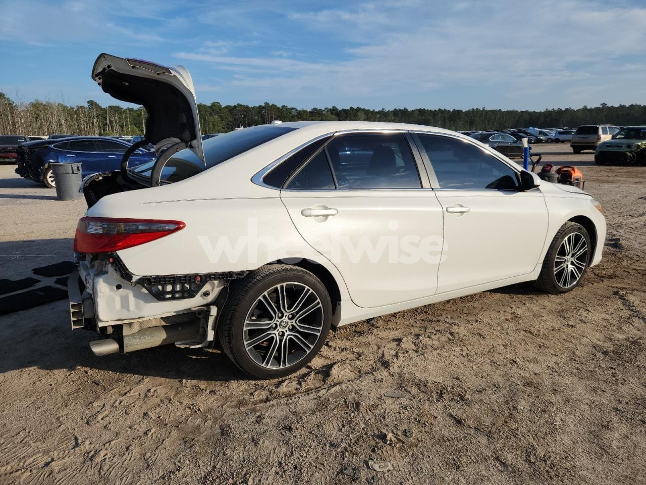 Photo 3 of 2016 TOYOTA CAMRY LE (VIN 4T1BF1FK3GU143402)