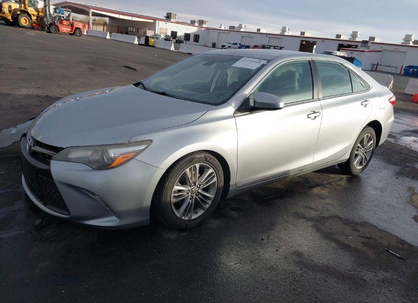 Photo 2 of 2016 Toyota Camry SE (VIN 4T1BF1FK3GU145618)