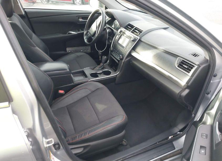 Photo 5 of 2016 Toyota Camry SE (VIN 4T1BF1FK3GU145618)